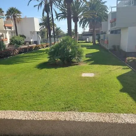 Lovely With Pool Apartmán